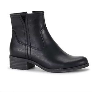 Frye and Co. stacked heel booties, NEW in box!